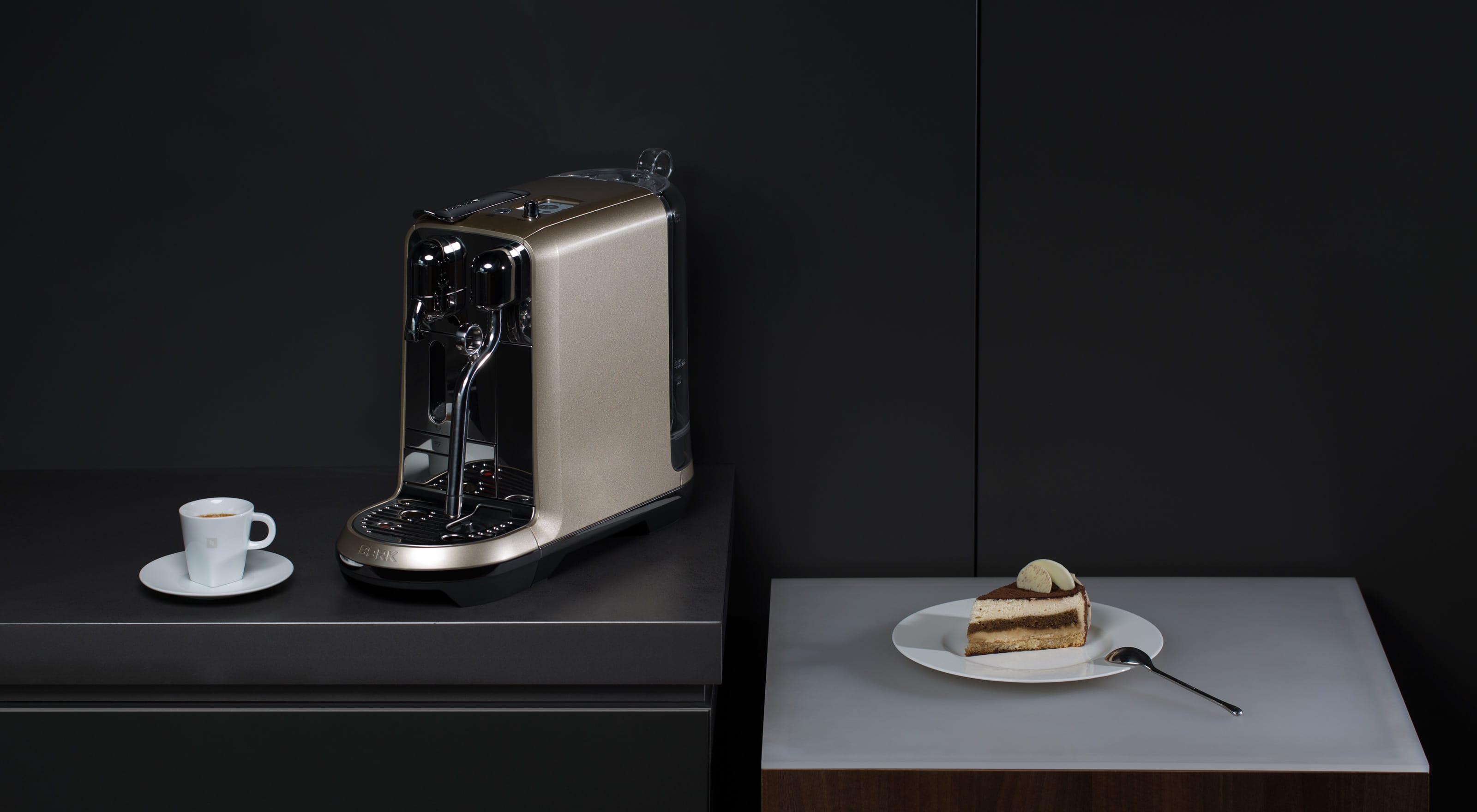 Капсульная кофемашина BORK C730 ch Creatista — официальный онлайн-бутик БОРК Капсульная кофемашина BORK C730 ch Creatista — купить в официальном интернет-магазине БОРК