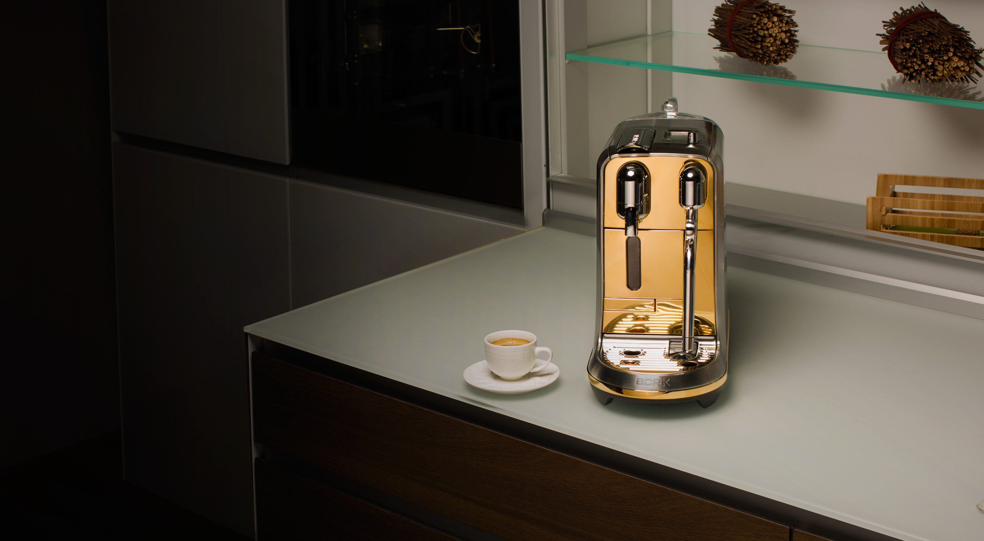 Капсульная кофемашина BORK C830 Creatista Plus Gold — официальный онлайн-бутик БОРК Капсульная кофемашина BORK C830 Creatista Plus Gold — купить в официальном интернет-магазине БОРК