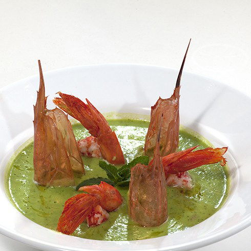 Крем-суп из зеленого горошка и креветками