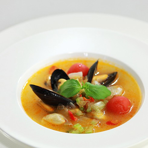 Суп из морепродуктов и овощей