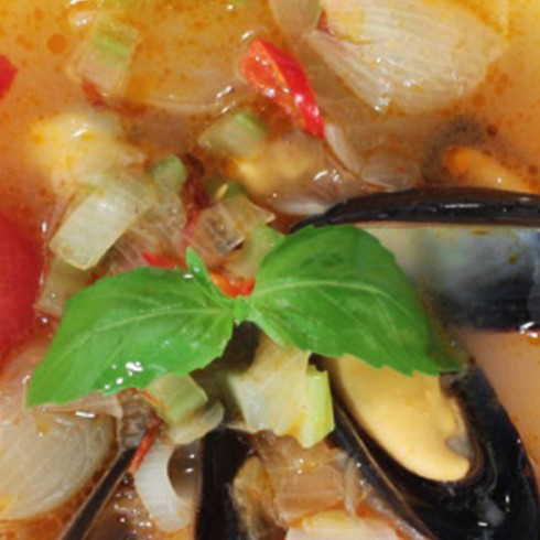 Суп из морепродуктов и овощей